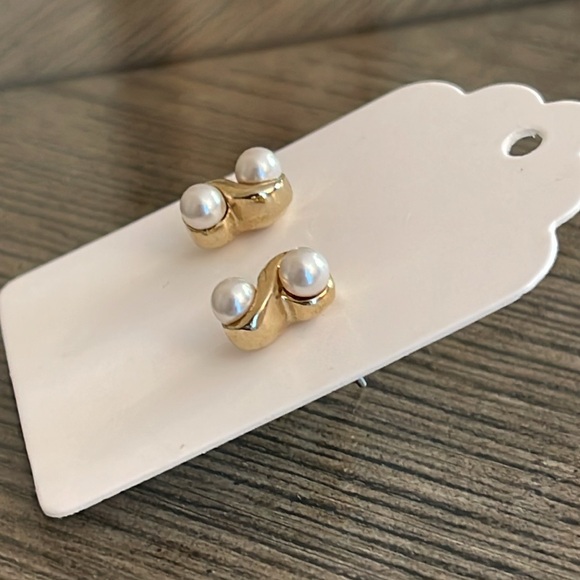 Vintage S Shaped Stud Earrings with Two Faux Pearls - Picture 3 of 11
